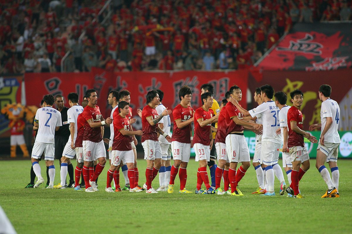 职业联赛重要战役引起球迷热烈讨论的简单介绍 职业联赛重要战役引起球迷热烈讨论的简单介绍