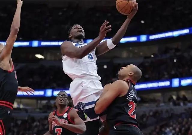 森林狼客场战胜公牛，成功逆袭