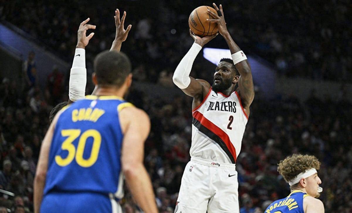 开拓者前锋在比赛中掌控局势 开拓者前锋在比赛中掌控局势