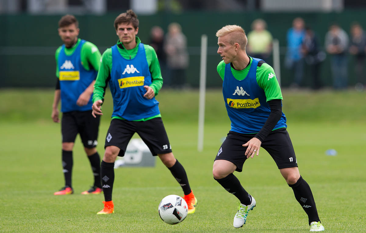 关于阿雅克肖客场逼平对手，保持不败的信息