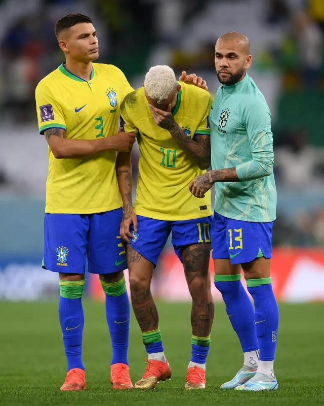 开云体育登录-巴西队遭遇惨败，遗憾未能晋级半决赛的简单介绍