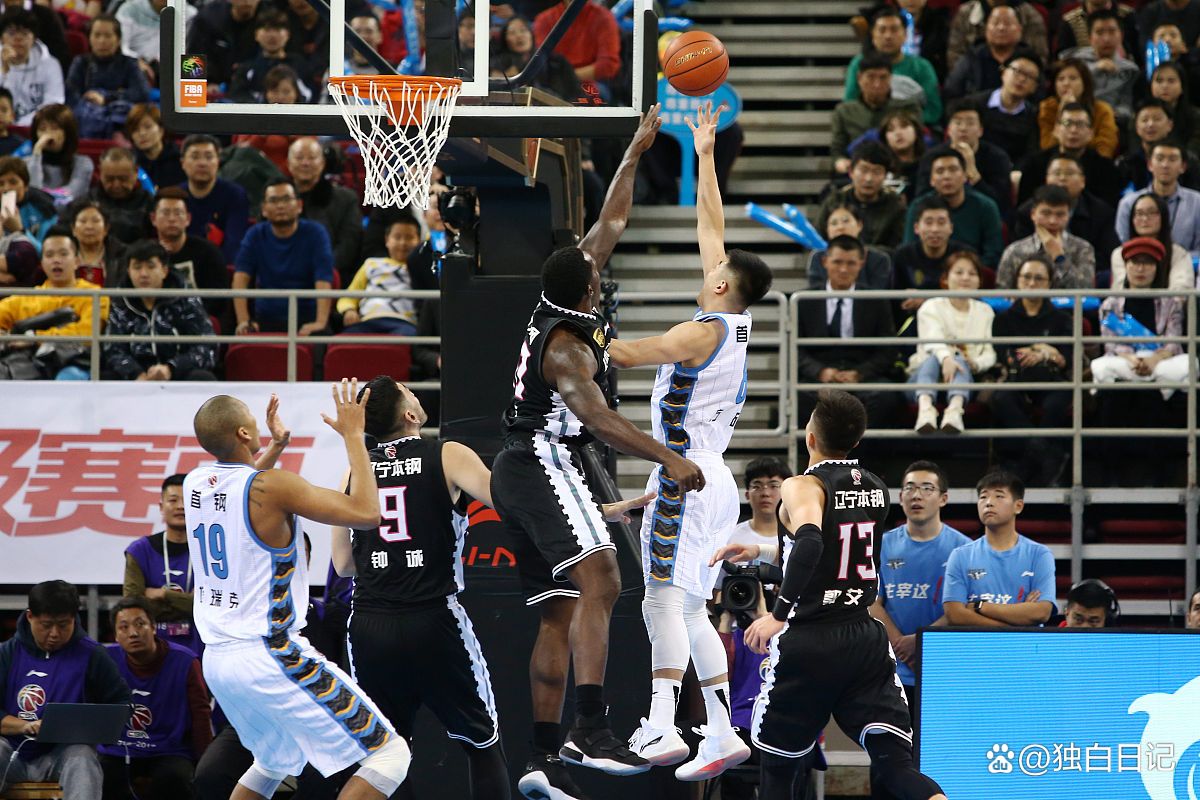 开云体育入口-灰熊主帅批评内线表现，球队需加强防守