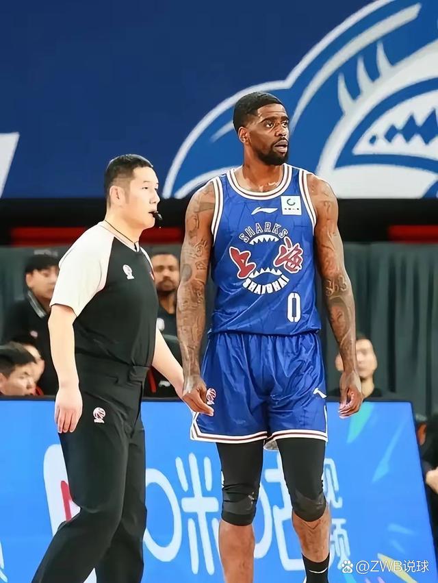 上海男篮取得胜利,继续保持不败纪录 上海男篮取得胜利,继续保持不败纪录