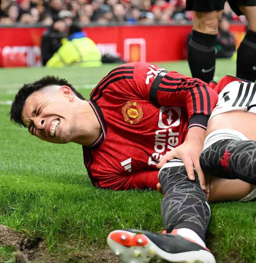 曼联中场受伤,或将缺席季后赛的简单介绍 曼联中场受伤,或将缺席季后赛的简单介绍