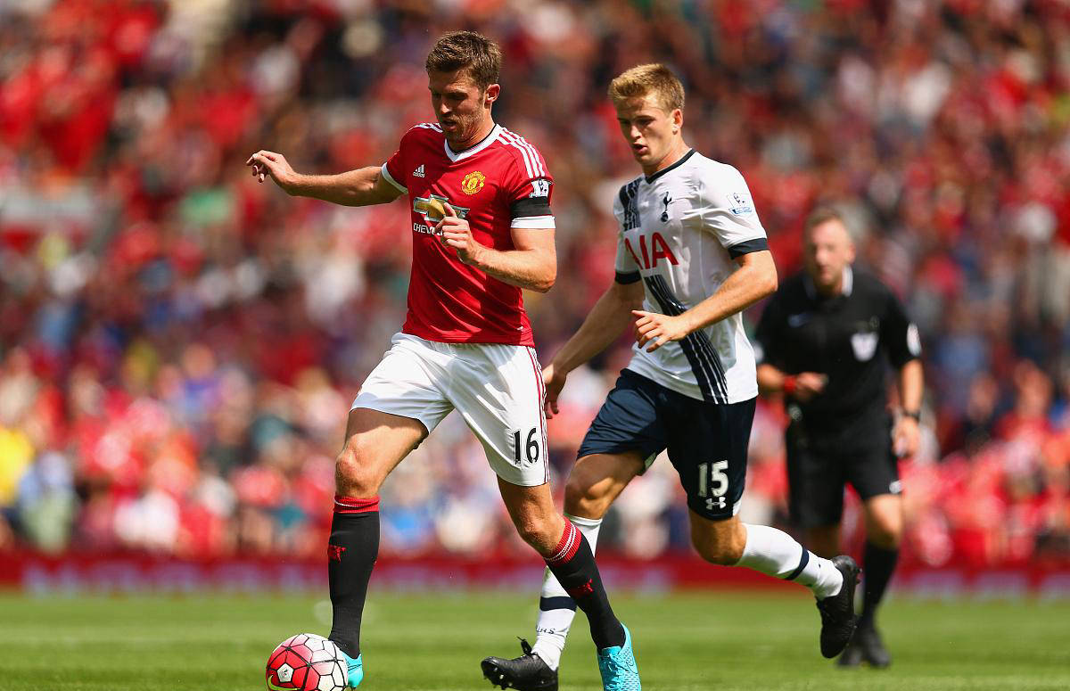 包含曼联客场遭遇狂胜，猛冲前四重返欧战的词条