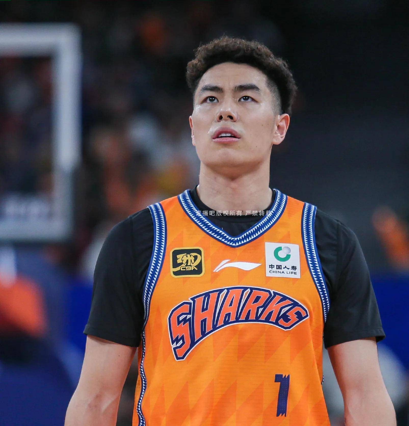 上海男篮开启新征程，士气高涨