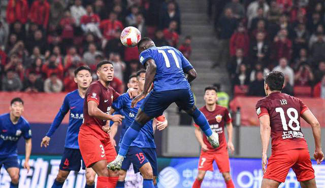 阿曼球队在亚冠赛场击败强敌，夺得胜利