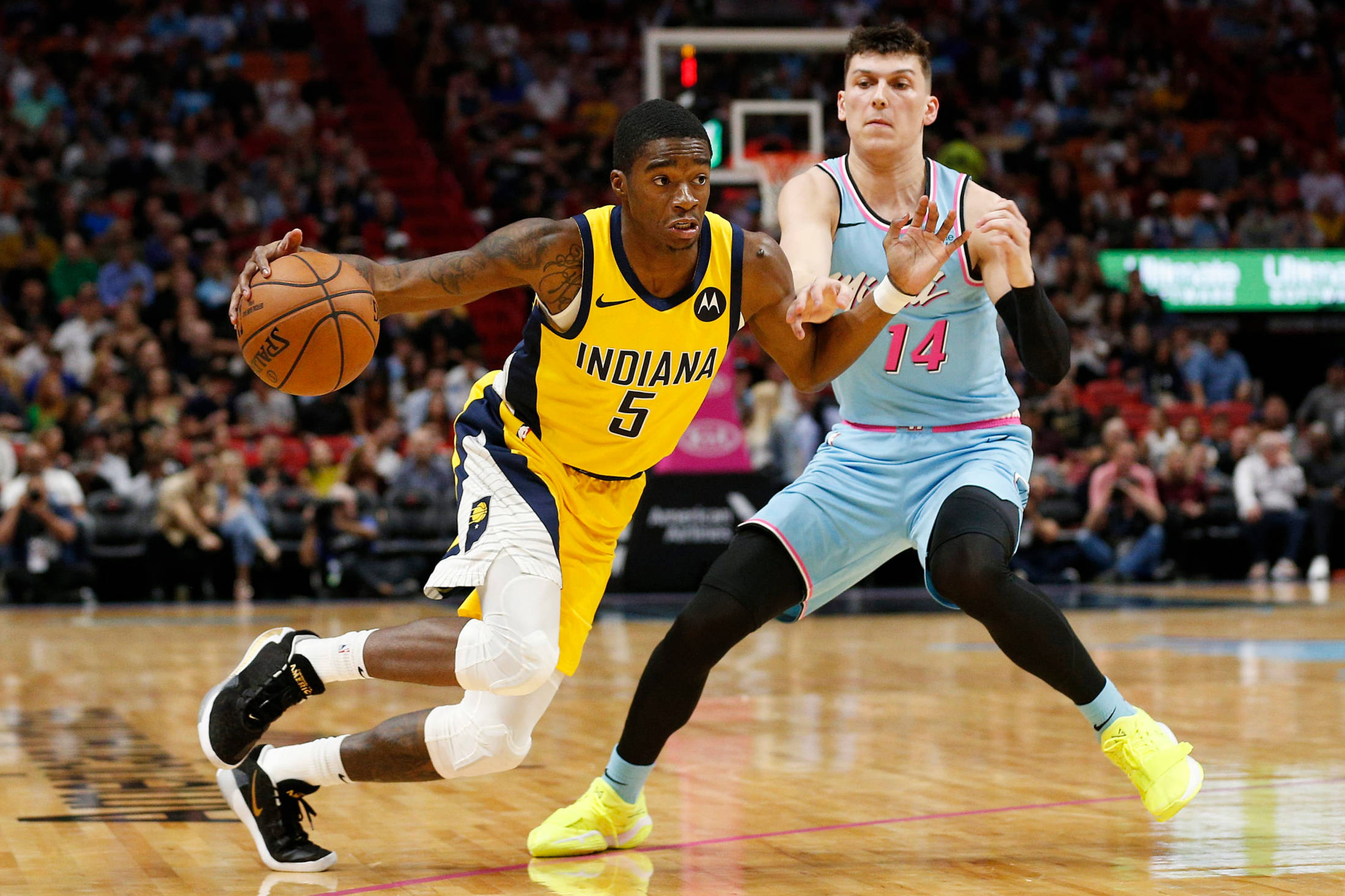 在关键时刻,球员的表现决定了胜负 在关键时刻,球员的表现决定了胜负