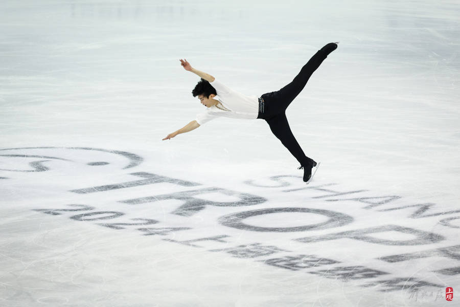 开云体育登录-钟情舞动，男子花样滑冰选手包揽奖项的简单介绍