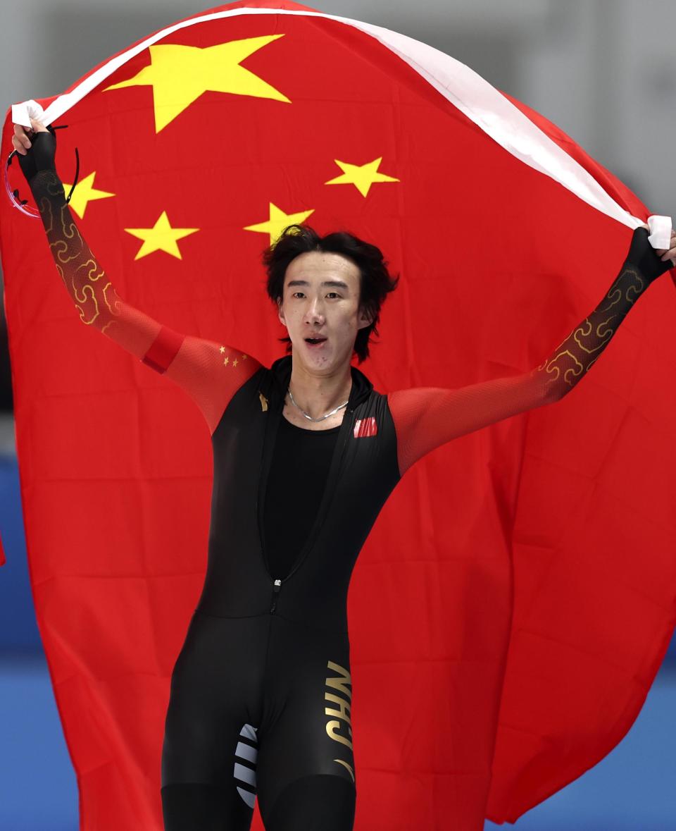 钟情舞动，男子花样滑冰选手包揽奖项的简单介绍