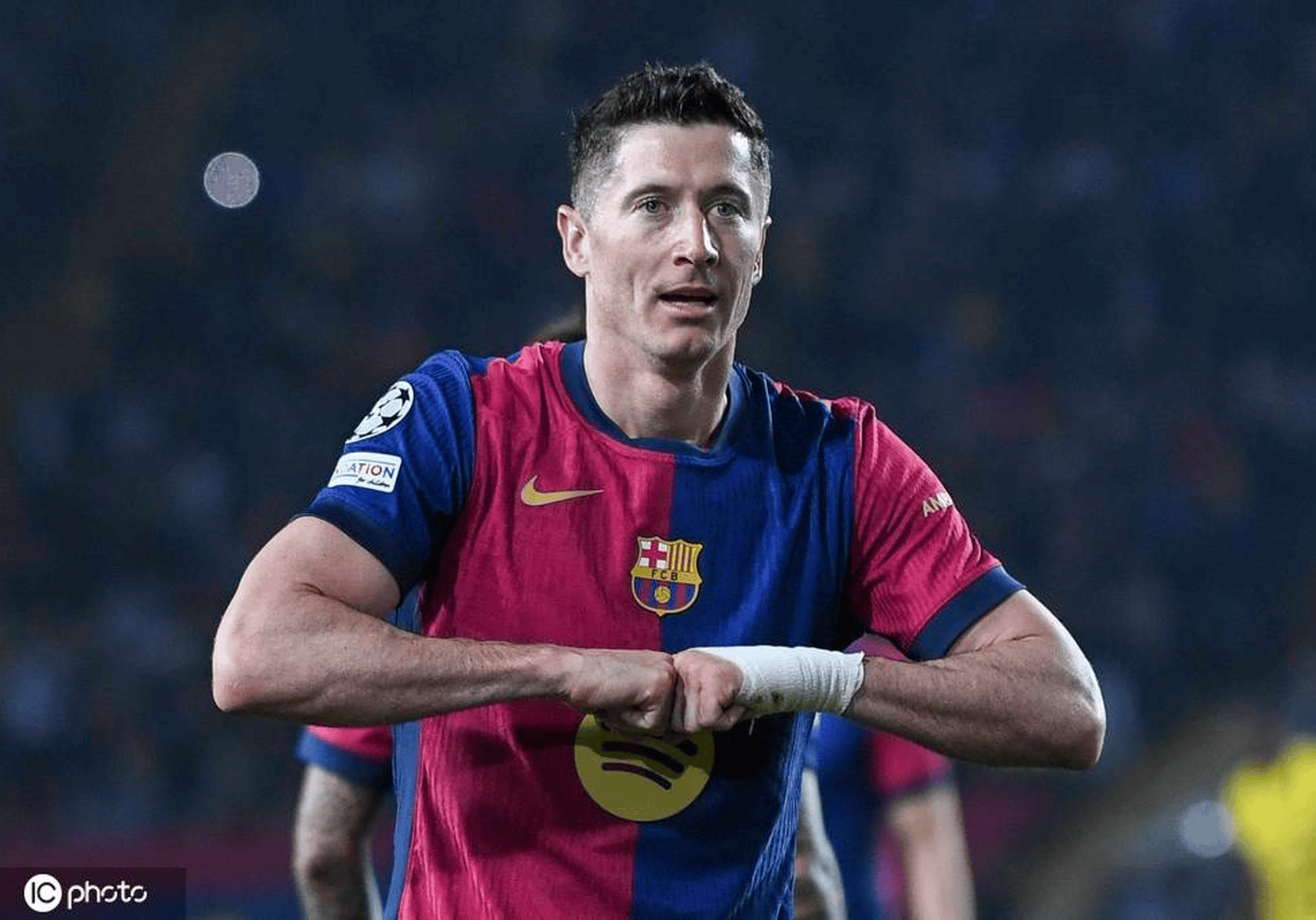 莱万多夫斯基梅开二度助拜仁慕尼黑逆转的简单介绍