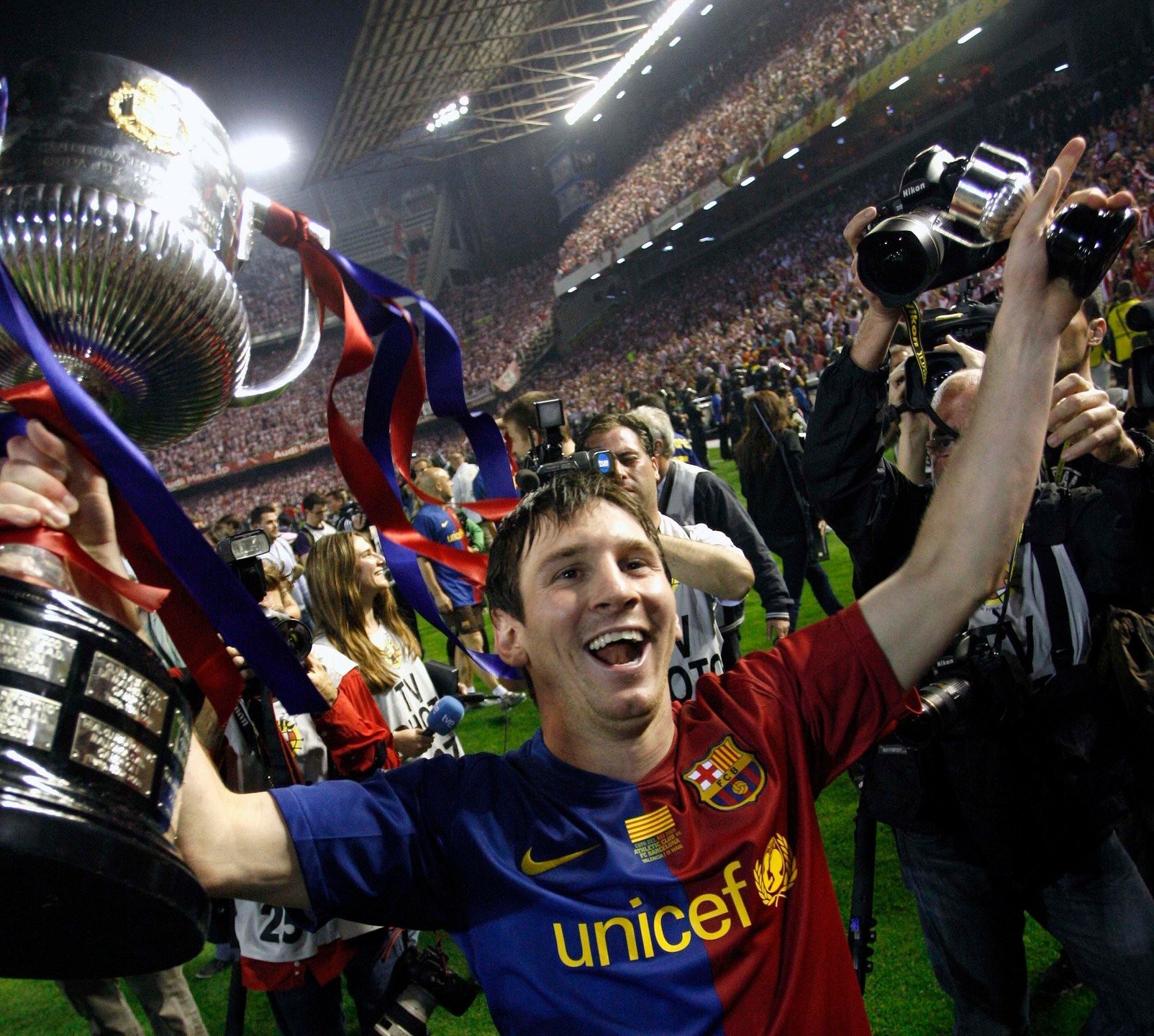 巴萨客场大胜,连胜告捷晋级 巴萨客场大胜,连胜告捷晋级