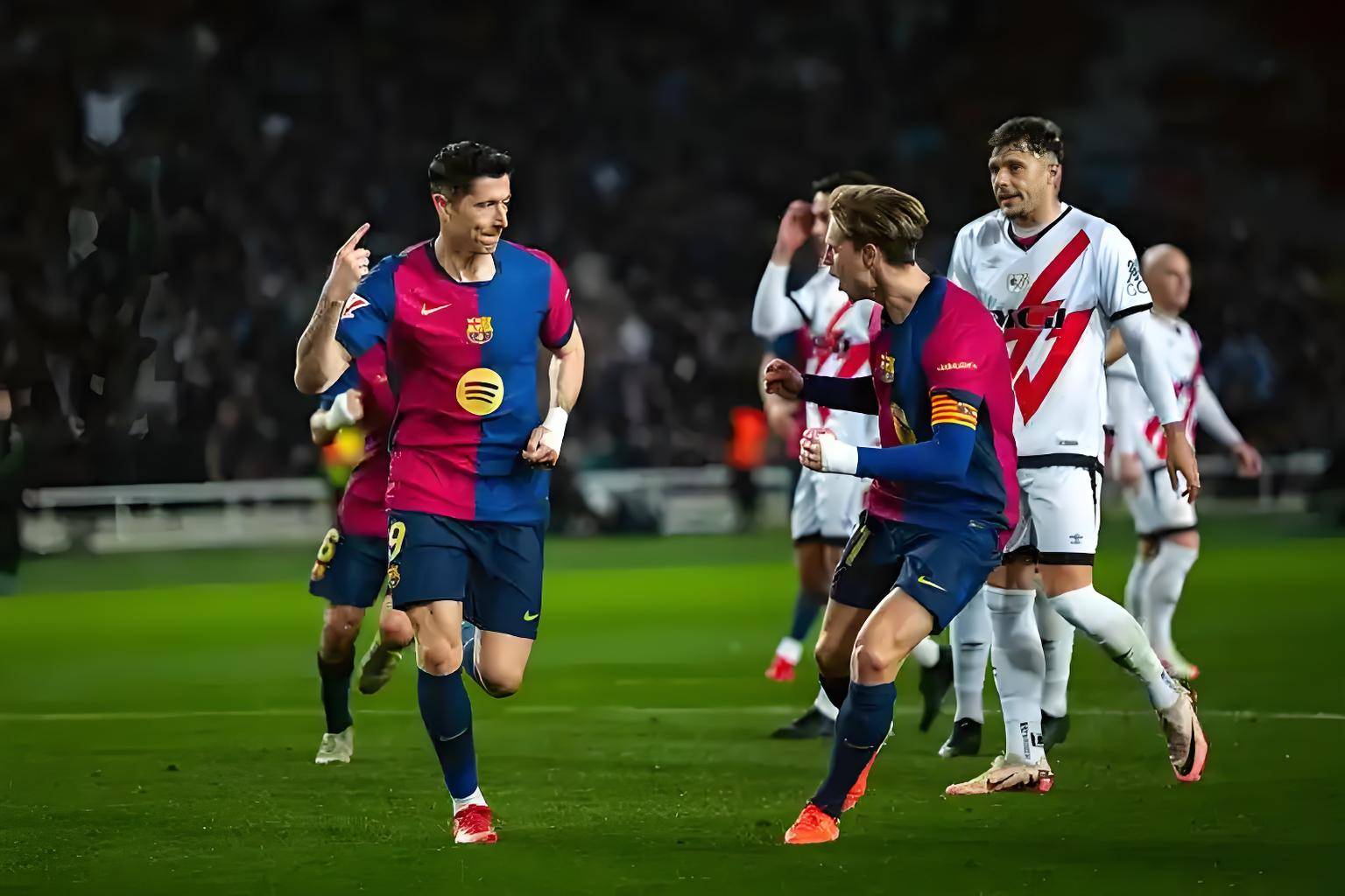 开云体育在线-巴塞罗那客场逆转，取得关键三分