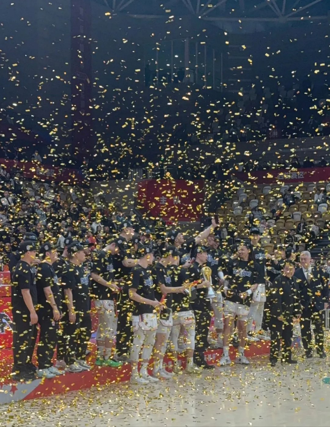 关于文莱篮球锦标赛拉开帷幕,球队争夺冠军的信息 关于文莱篮球锦标赛拉开帷幕,球队争夺冠军的信息