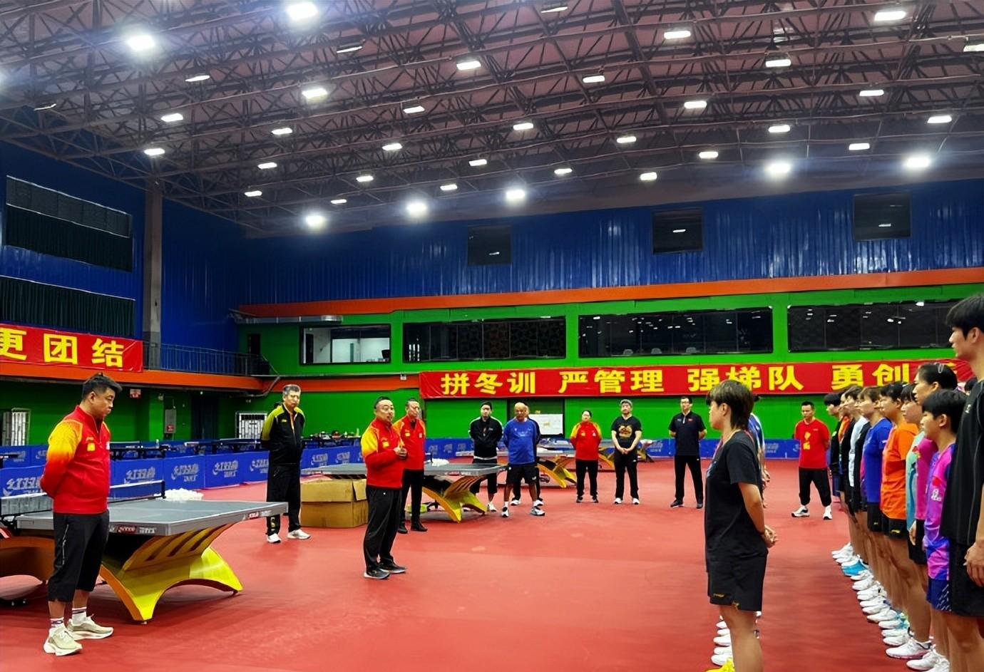 开云体育下载-队员斗志昂扬，迎击季冠军赛对手