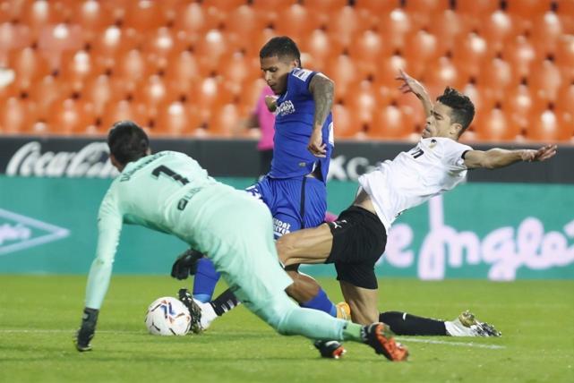 西甲劲旅内讧升级,球员争吵事件引发球迷关注 西甲劲旅内讧升级,球员争吵事件引发球迷关注