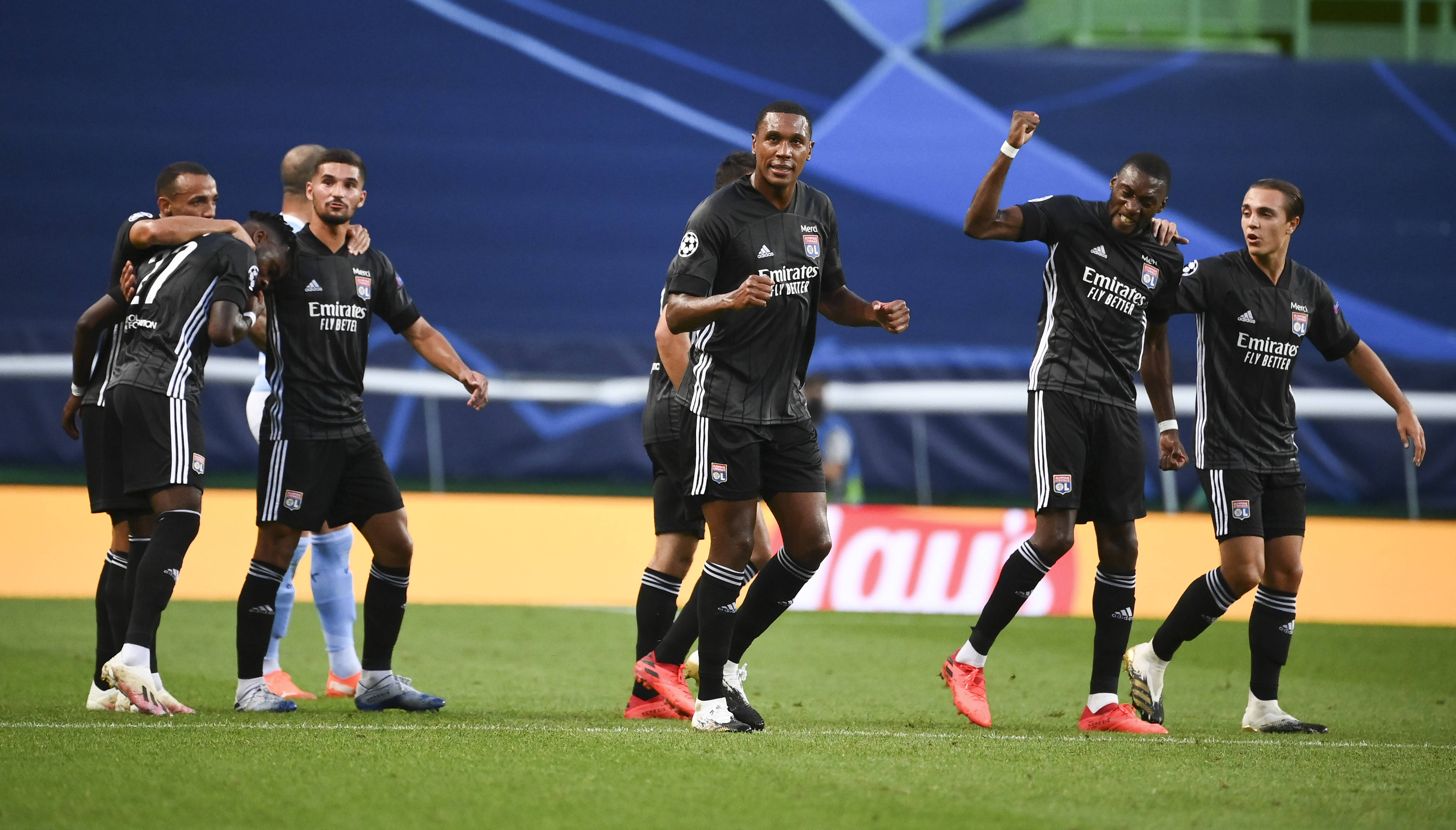 里昂主场击败斯特拉斯堡，强势反弹