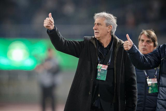 桑德兰主教练鼓励队员,迎接新挑战 桑德兰主教练鼓励队员,迎接新挑战