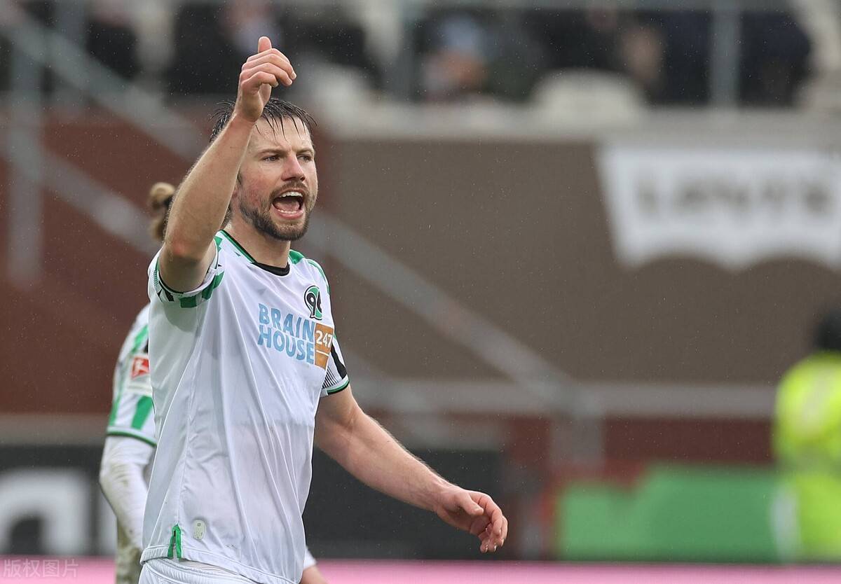 包含凯泽斯劳滕主场抢分,跃升榜首位置的词条 包含凯泽斯劳滕主场抢分,跃升榜首位置的词条