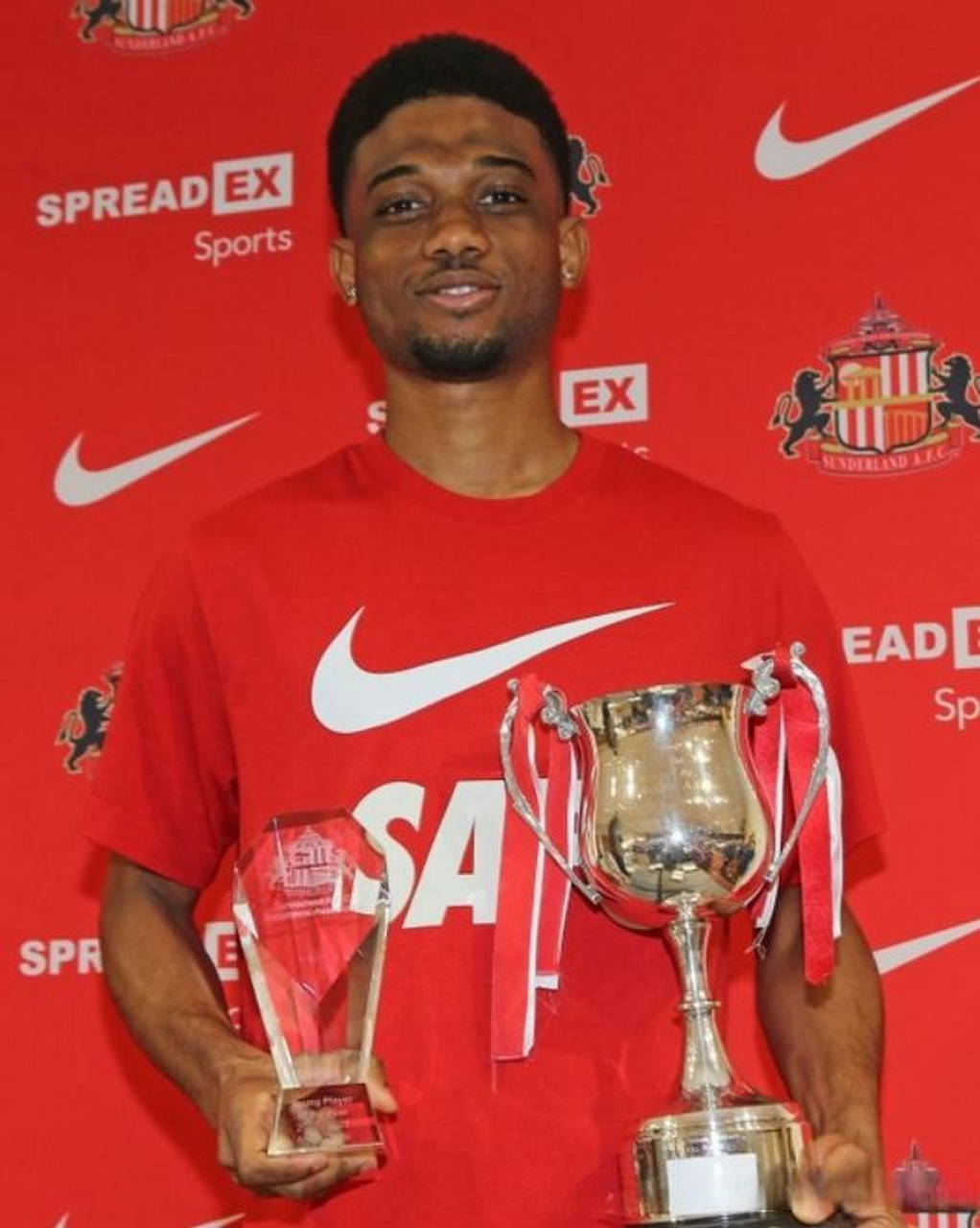 开云体育-曼联主场战平桑德兰，失去争冠优势