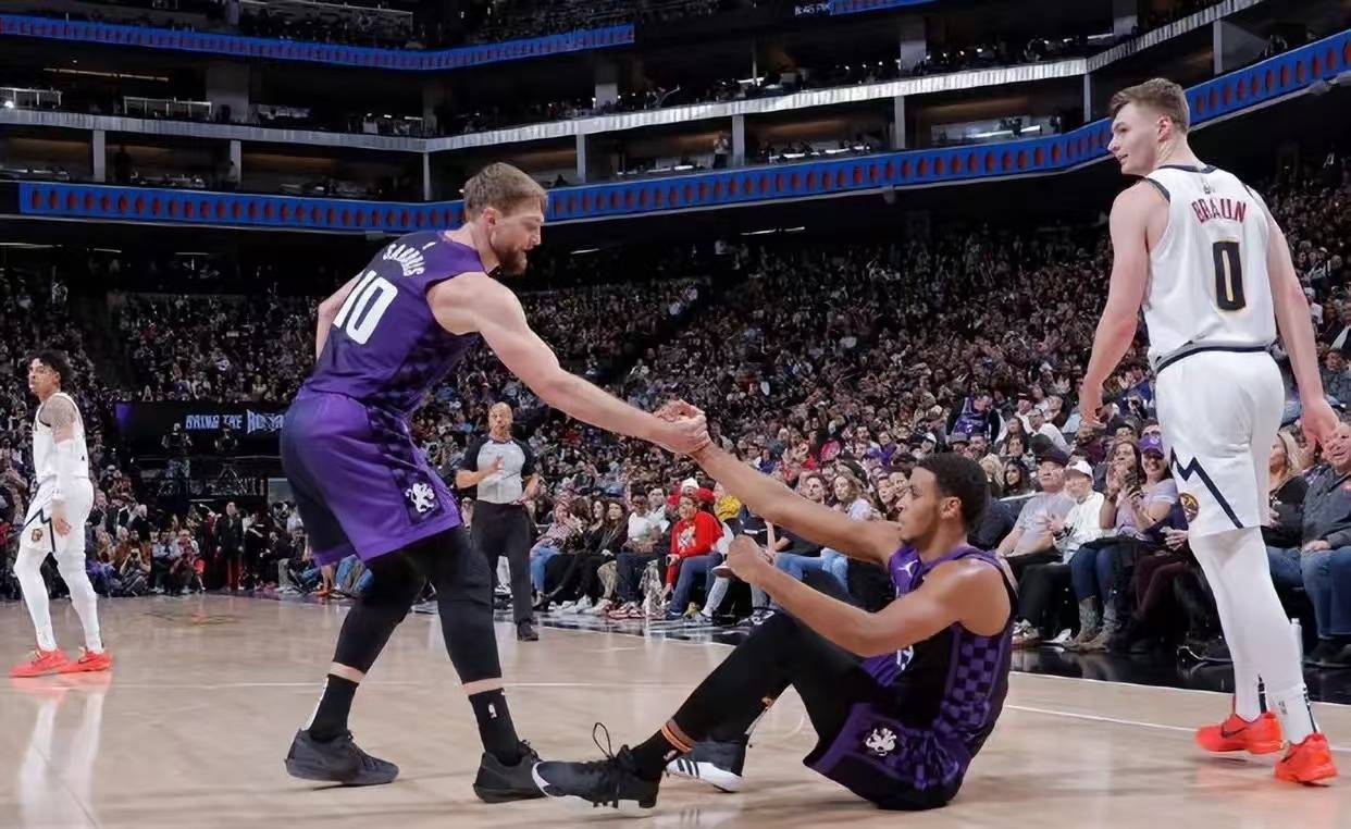 开云官网-掘金客场击败森林狼，约基奇贡献双20+