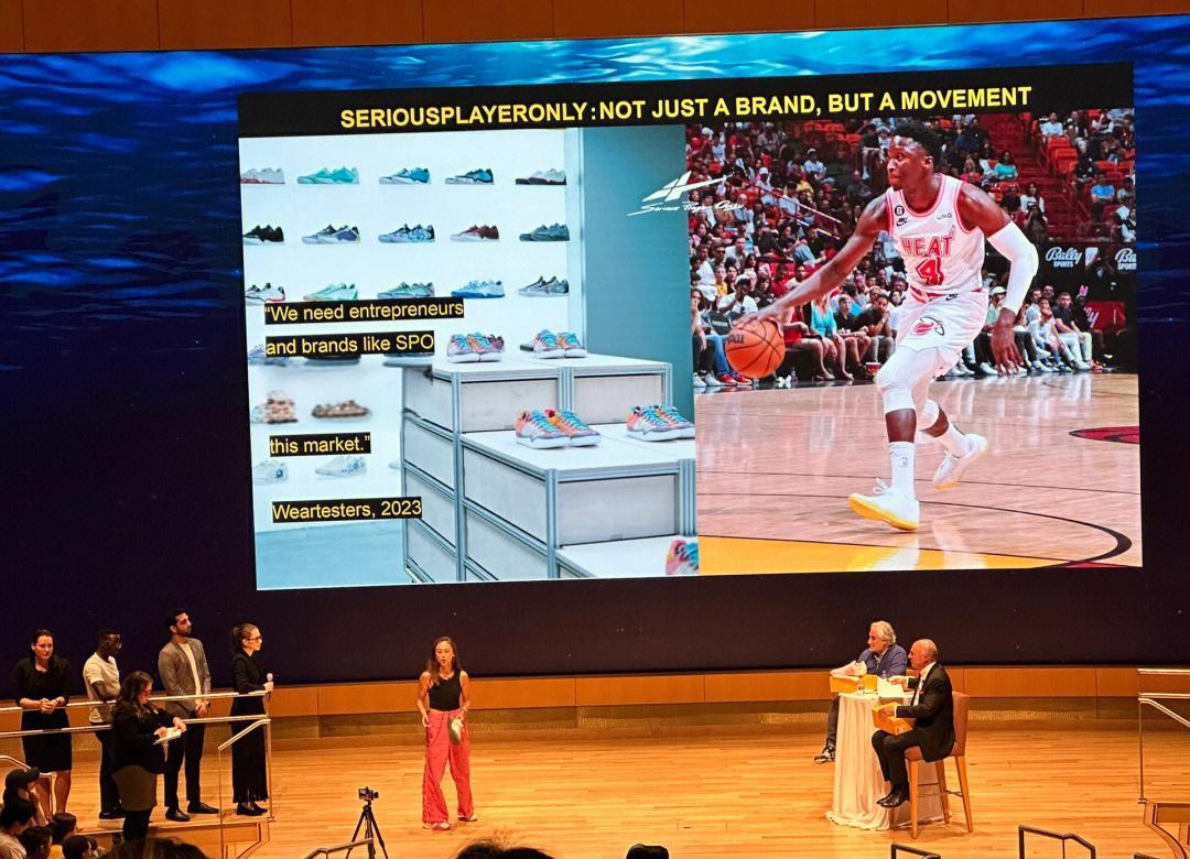 举重项目中强敌对决,这位选手力压群雄夺冠 举重项目中强敌对决,这位选手力压群雄夺冠