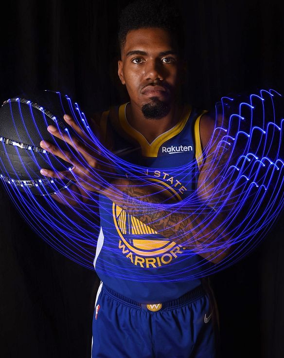 不放弃希望:意大利队员获得一枚铁牌 不放弃希望:意大利队员获得一枚铁牌