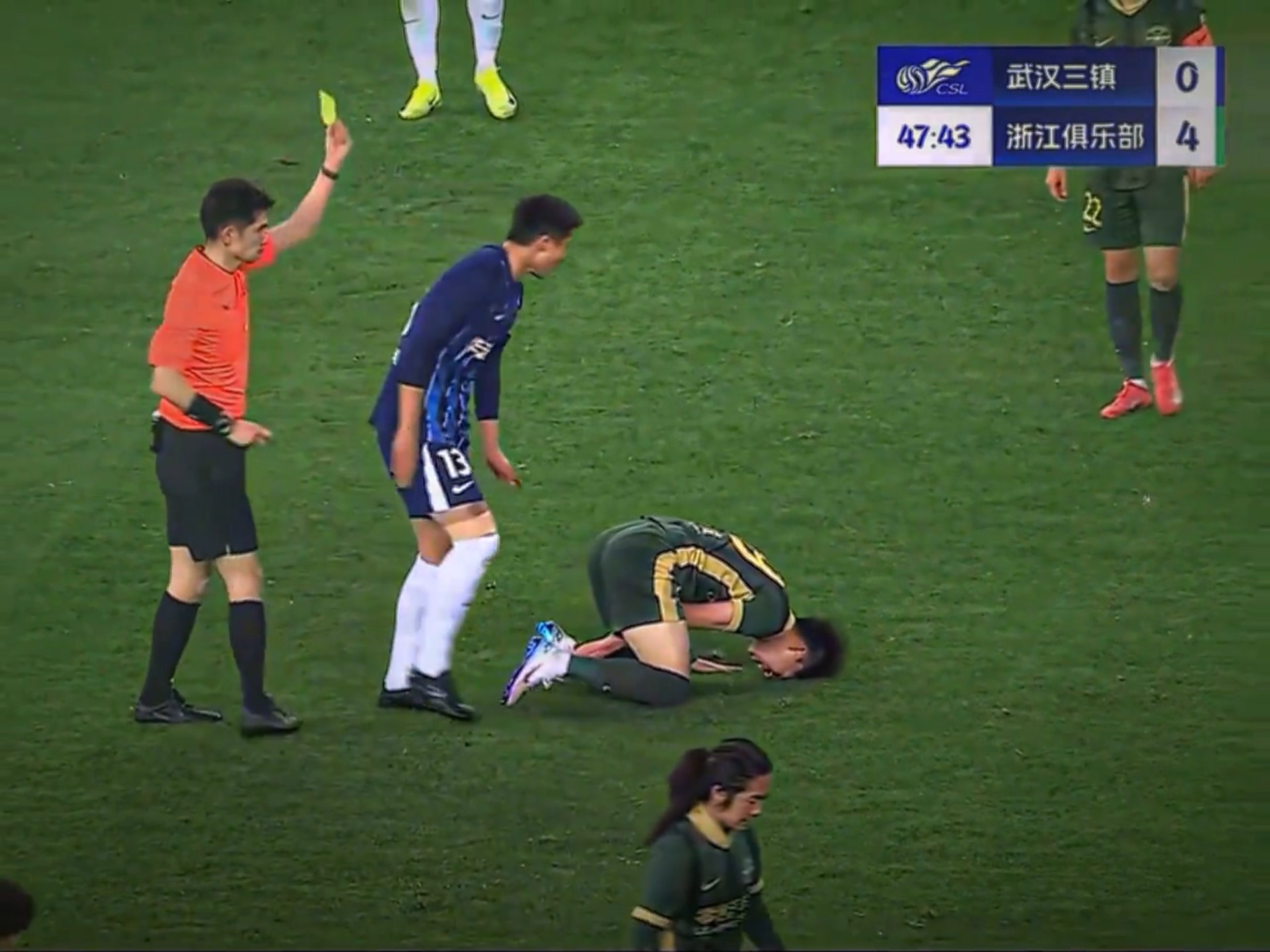 球队遭遇人员伤病潮,挑战增多 球队遭遇人员伤病潮,挑战增多