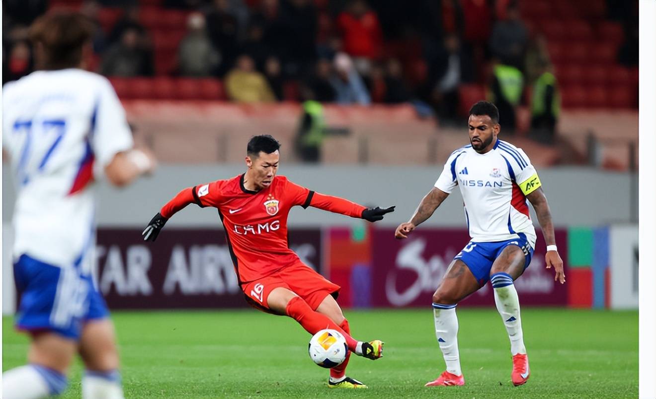 上港球员技术细腻,连续取得进球 上港球员技术细腻,连续取得进球