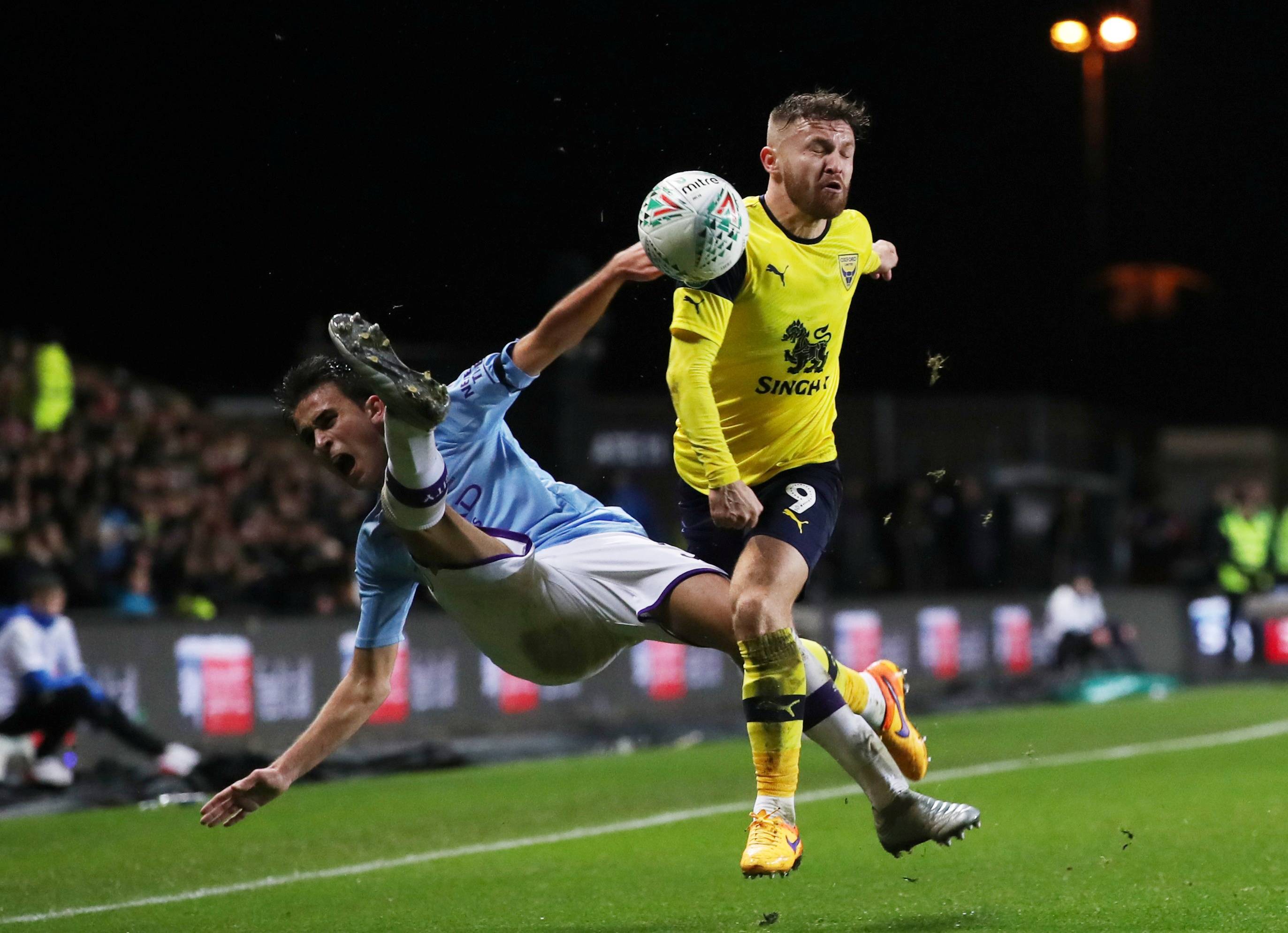 英超强队踢出惊艳表现横扫对手 英超强队踢出惊艳表现横扫对手