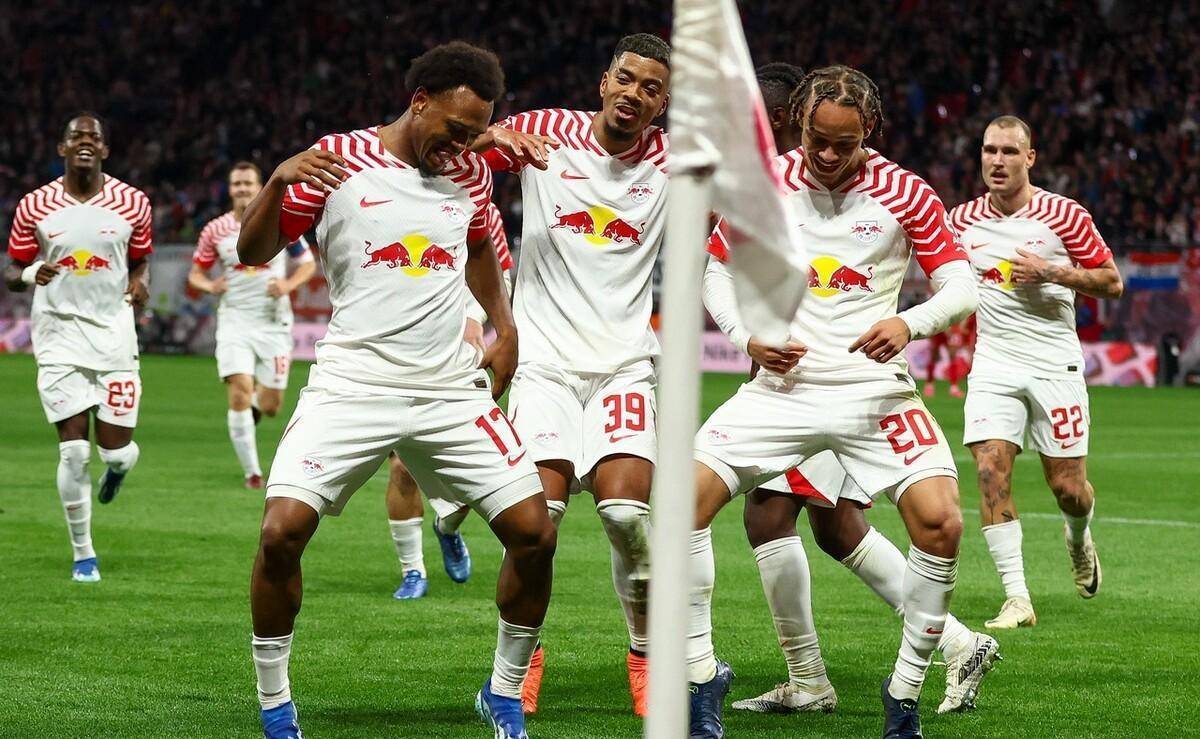 沃尔夫斯堡战胜强敌,积分如雨后春笋 沃尔夫斯堡战胜强敌,积分如雨后春笋