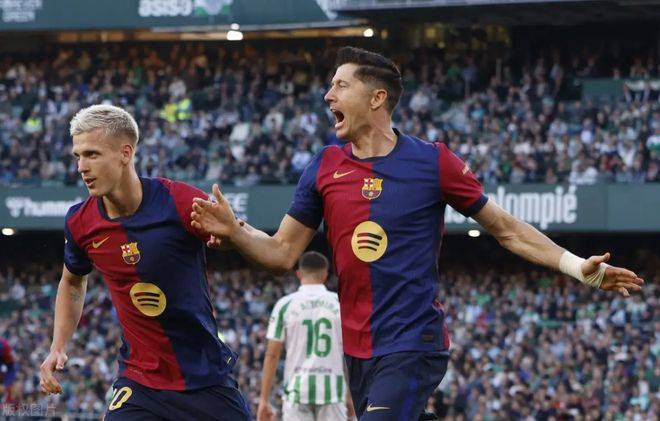 比达尔再发神勇,助巴萨轻松击败对手 比达尔再发神勇,助巴萨轻松击败对手