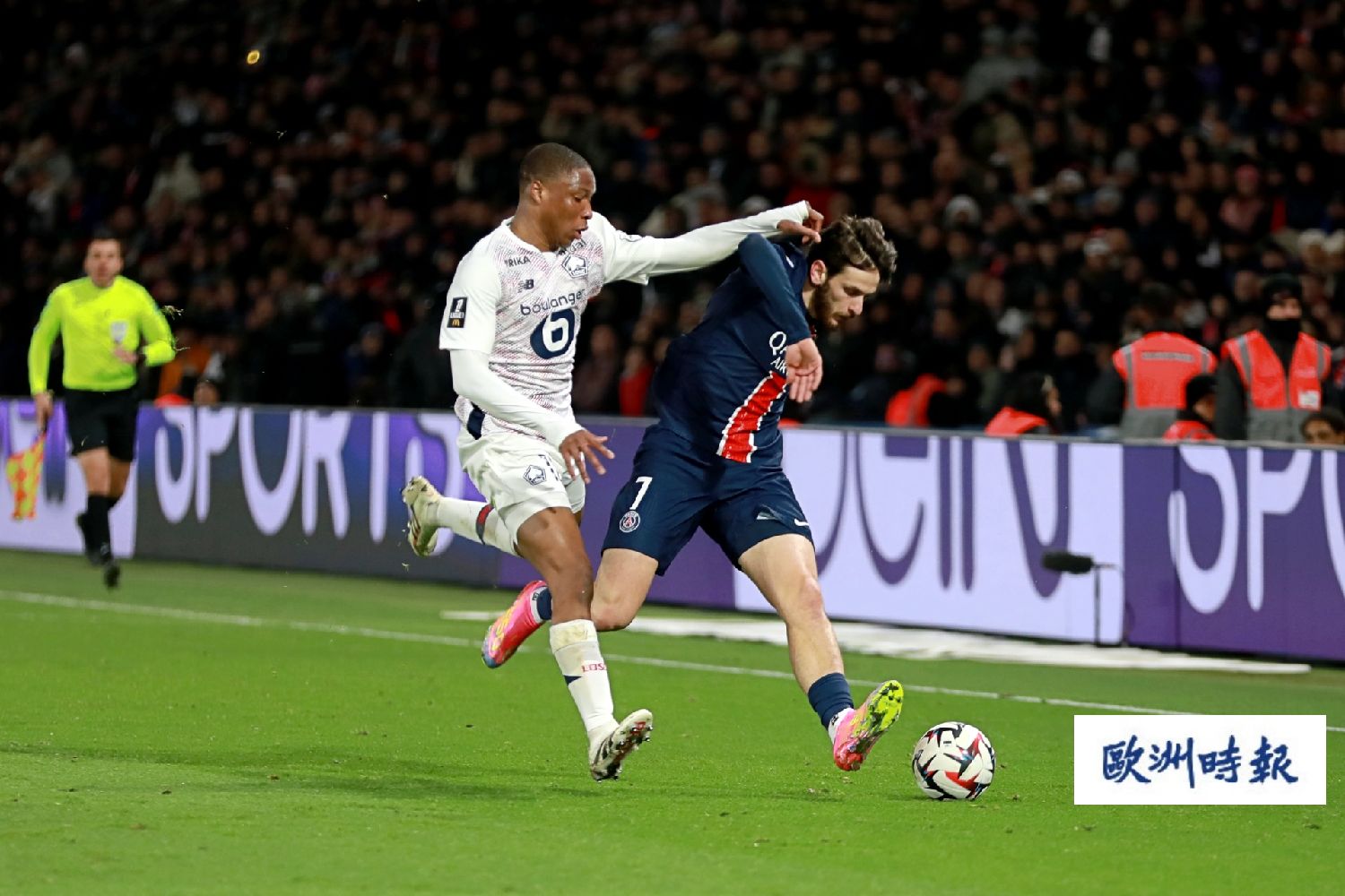 包含巴黎圣日尔曼主场大胜，继续领跑法甲的词条