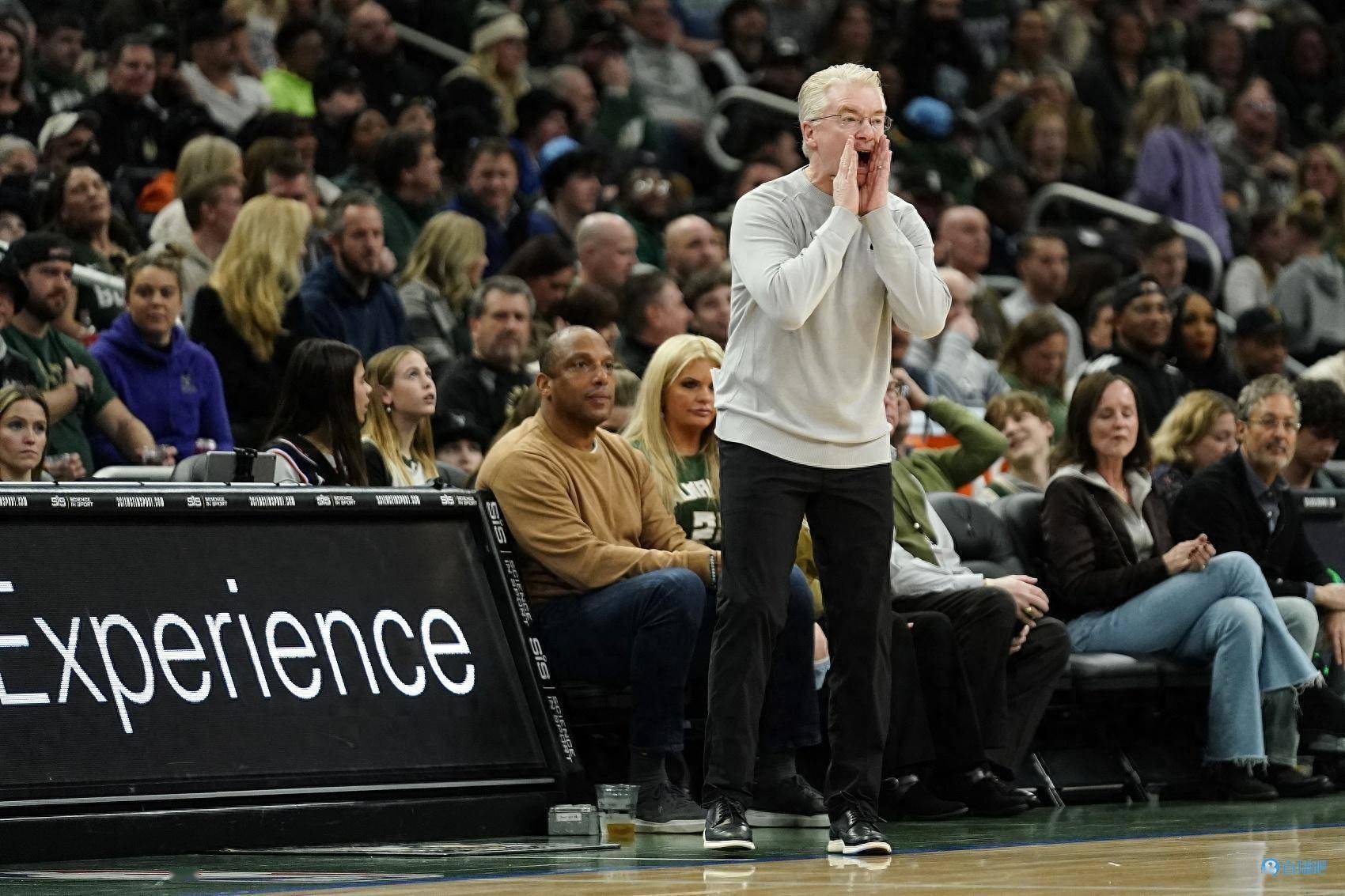 雄鹿主帅称球队气势如虹，没放松对手的简单介绍