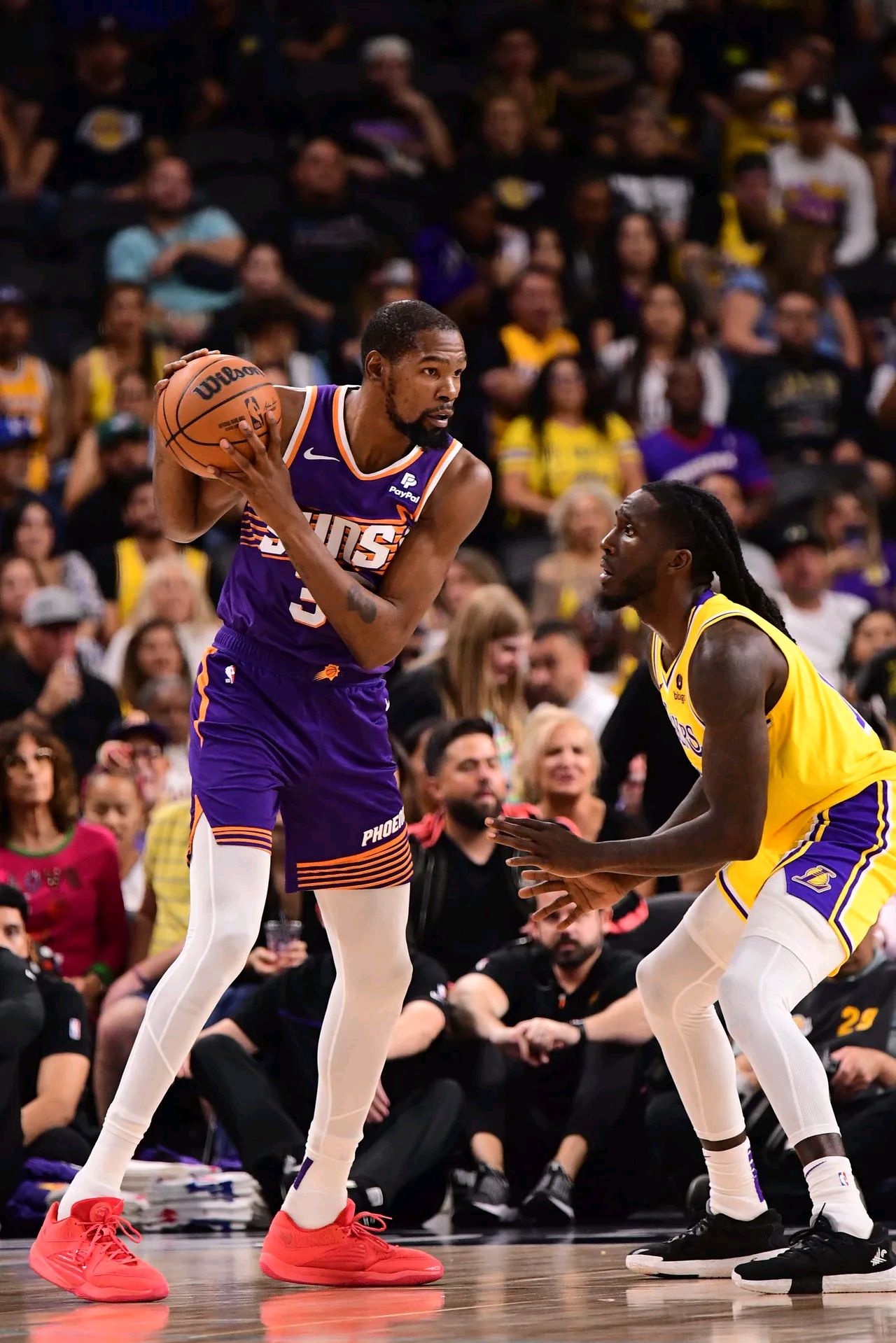 湖人大胜太阳实现四连胜 湖人大胜太阳实现四连胜