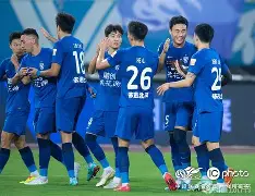 中国足球超级联赛将于11月重新启动,联赛冠军奖金超1亿元 中国足球超级联赛将于11月重新启动,联赛冠军奖金超1亿元