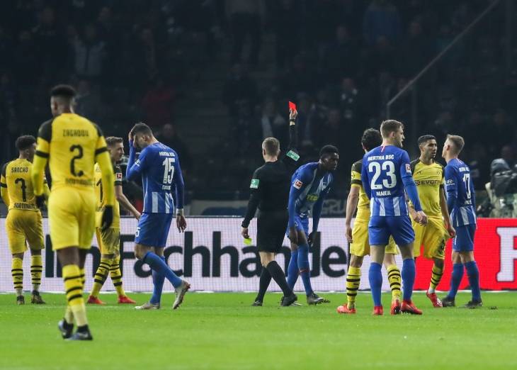 柏林赫塔主场失利,让球迷瞬间心凉,保级悬念越发紧张 柏林赫塔主场失利,让球迷瞬间心凉,保级悬念越发紧张