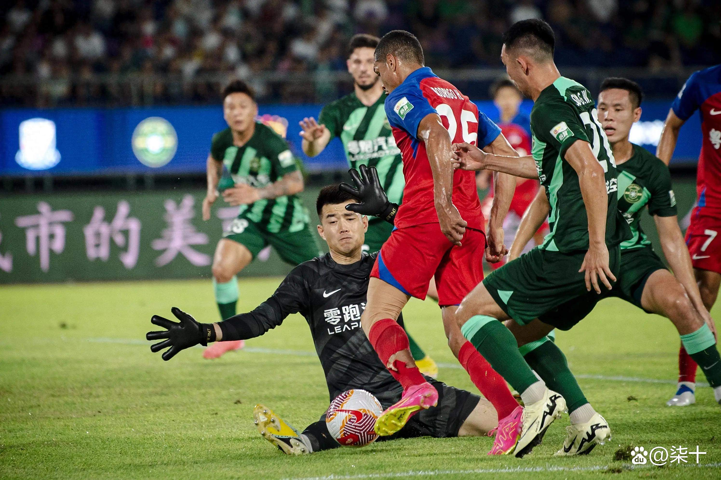 开云APP-广州恒大2-1战胜山东鲁能，豪取8连胜！