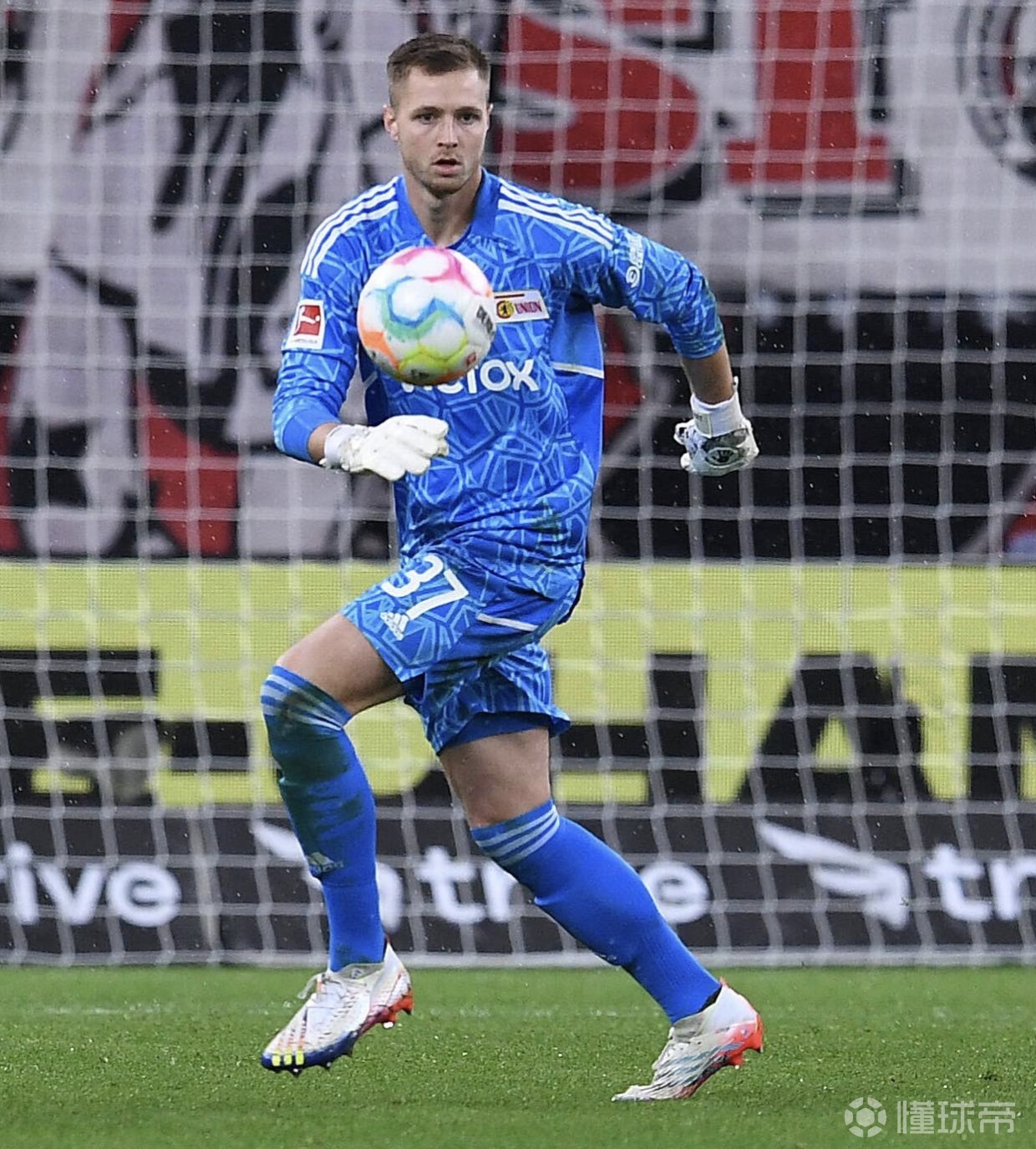 勒沃库森官宣续约波斯丁:签约至2025年 勒沃库森官宣续约波斯丁:签约至2025年